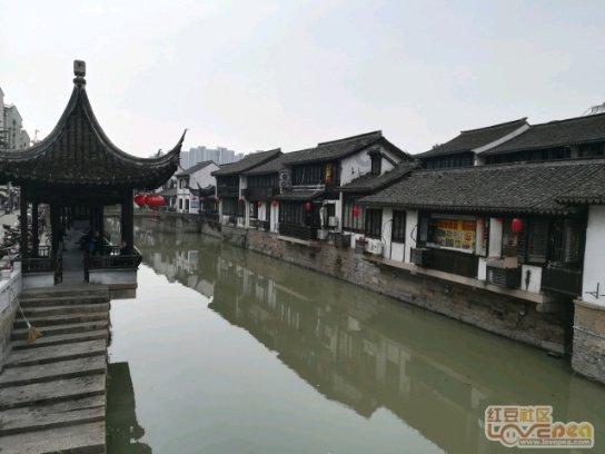 逃离无人大住宅